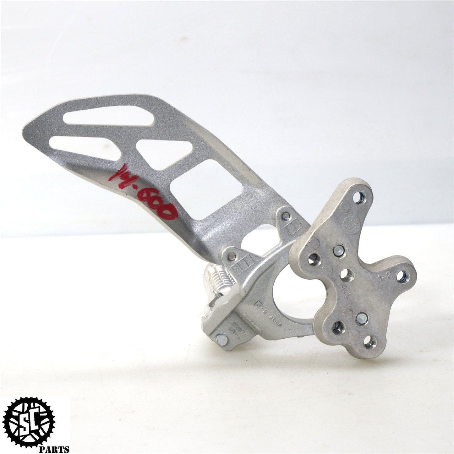 2011-2020 SUZUKI GSXR 600 750 FRONT LEFT REARSET FOOT PEG BRACKET S16