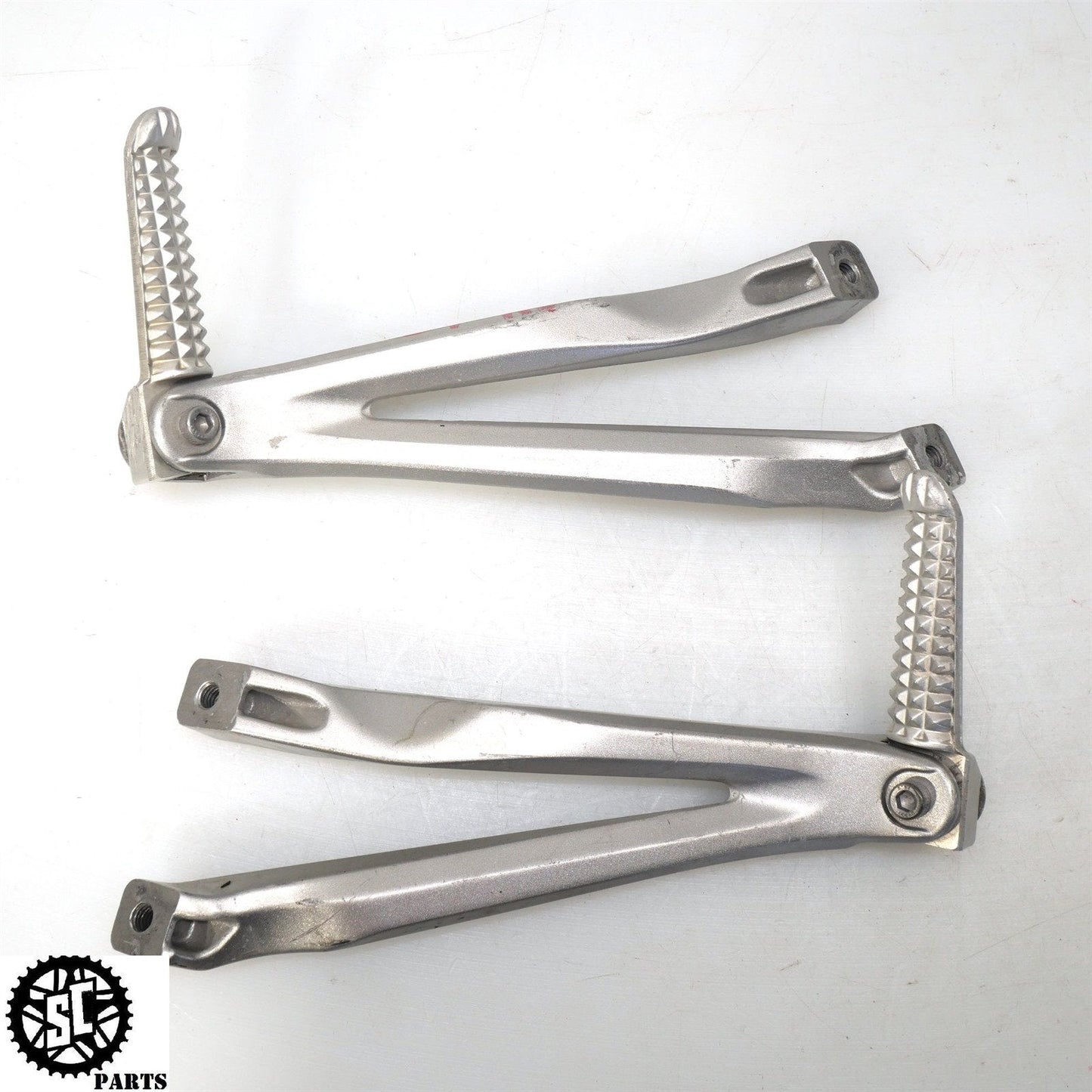 2007 2008 YAMAHA YZF R1 REAR BACK PASSENGER FOOT PEGS Y33