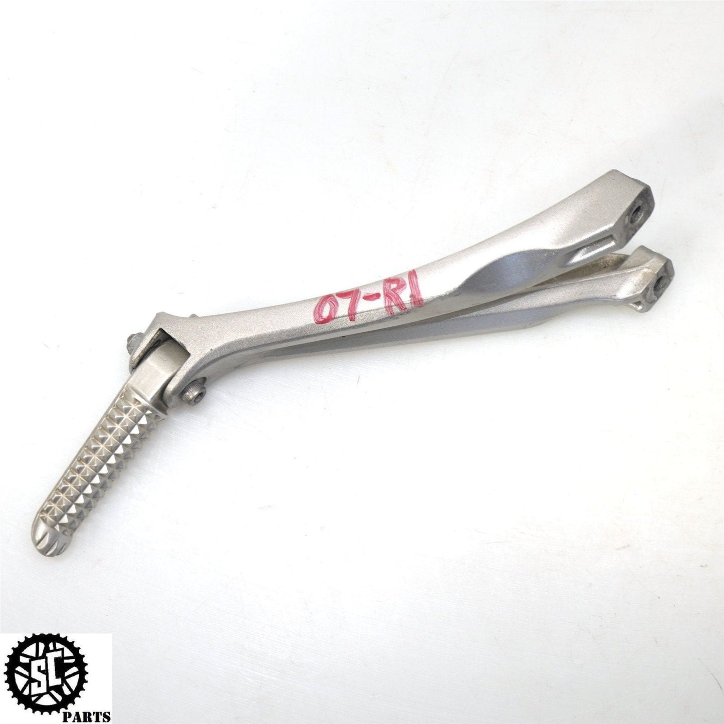 2007 2008 YAMAHA YZF R1 REAR BACK PASSENGER FOOT PEGS Y33
