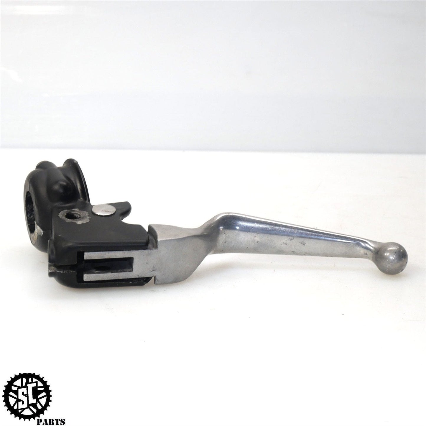 2005 HARLEY-DAVIDSON DYNA FXDWG CLUTCH CABLE BRACKET LEVER HD05