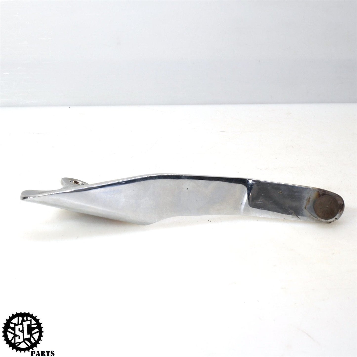 2005 HARLEY-DAVIDSON DYNA FXDWG EXHAUST MUFFLER BRACKET CHROME HD05