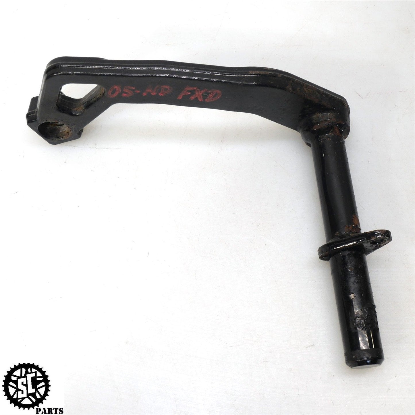 2005 HARLEY-DAVIDSON DYNA REAR PASSENGER LEFT SIDE FOOT PEG BRACKET HD05