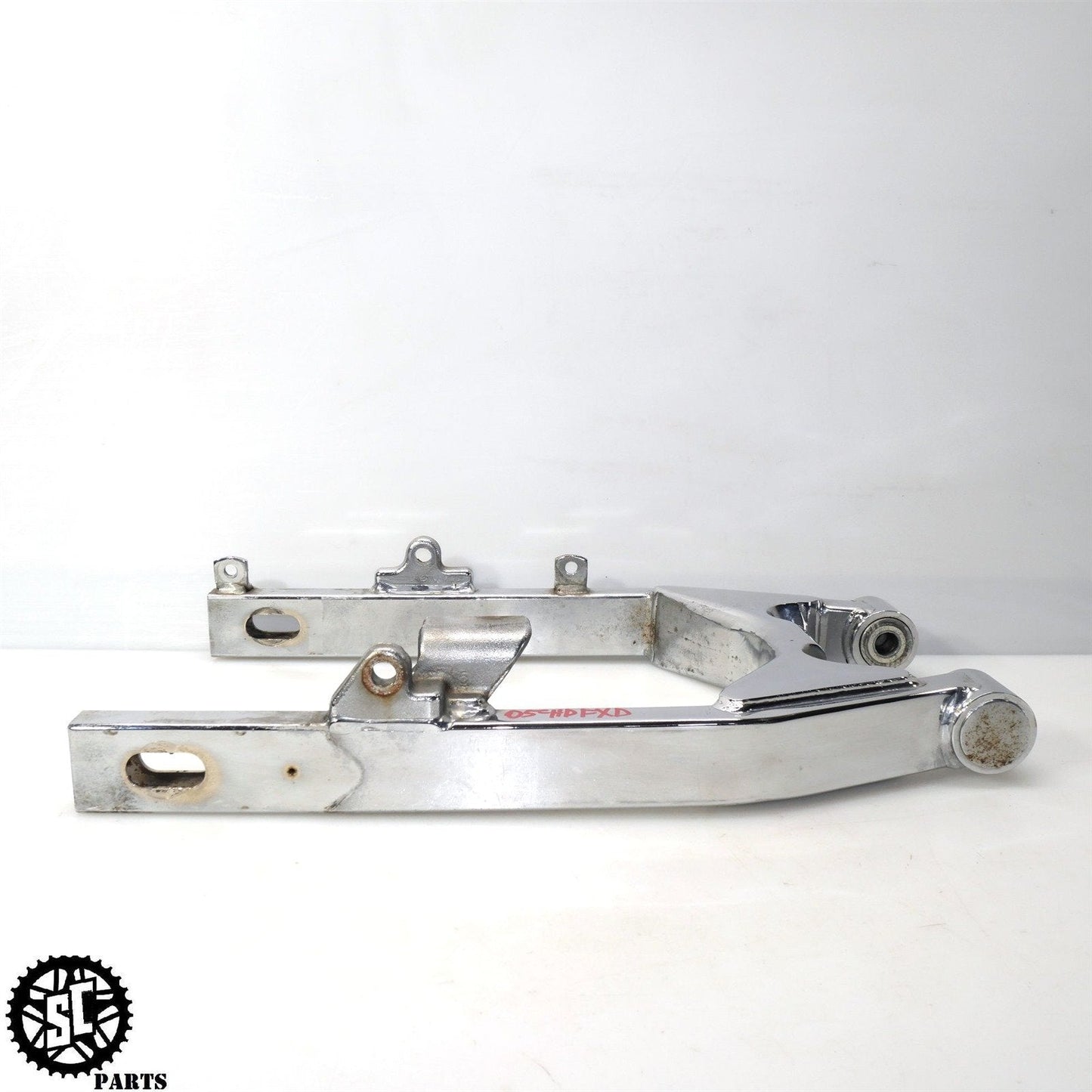2005 HARLEY-DAVIDSON DYNA FXDWG REAR SWINGARM CHROME HD05