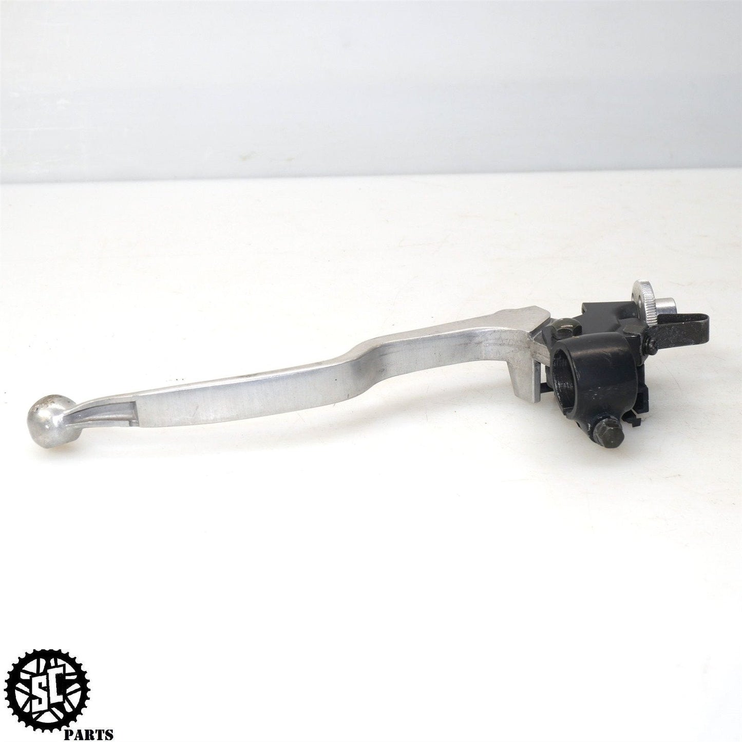 2003 2004 SUZUKI GSXR 1000 CLUTCH PERCH CABLE BRACKET LEVER S53