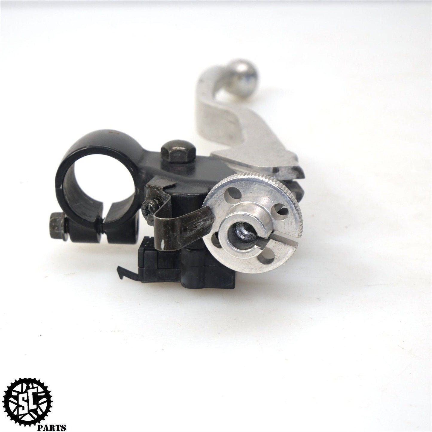 2003 2004 SUZUKI GSXR 1000 CLUTCH PERCH CABLE BRACKET LEVER S53