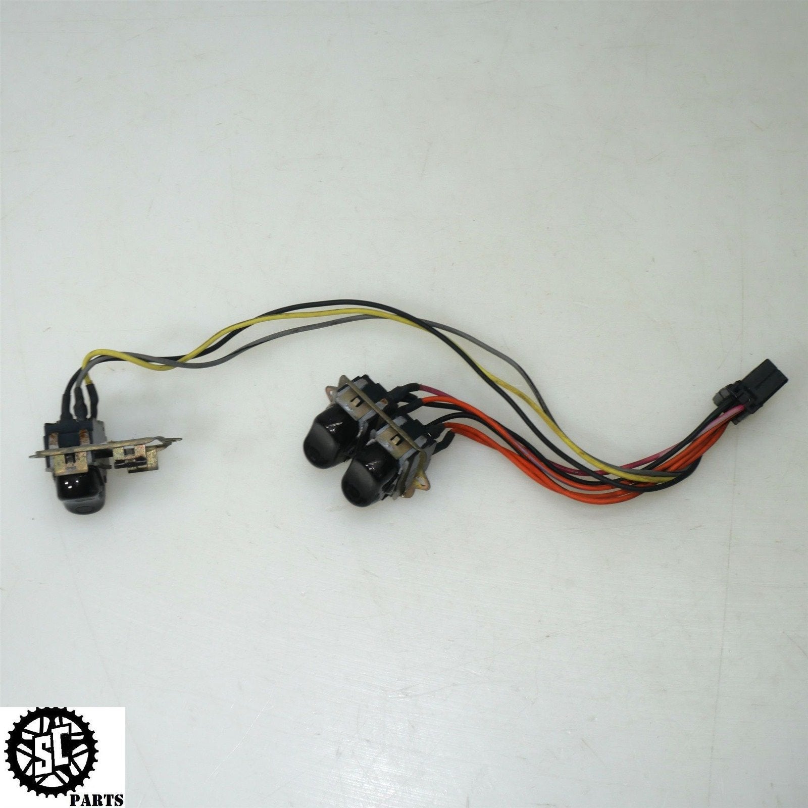 00 - 06 HARLEY DAVIDSON ELECTRA GLIDE SPEAKER ACC FAIRING SWITCH 70271 - 98 H46 - SALVAGECYCLEPARTS