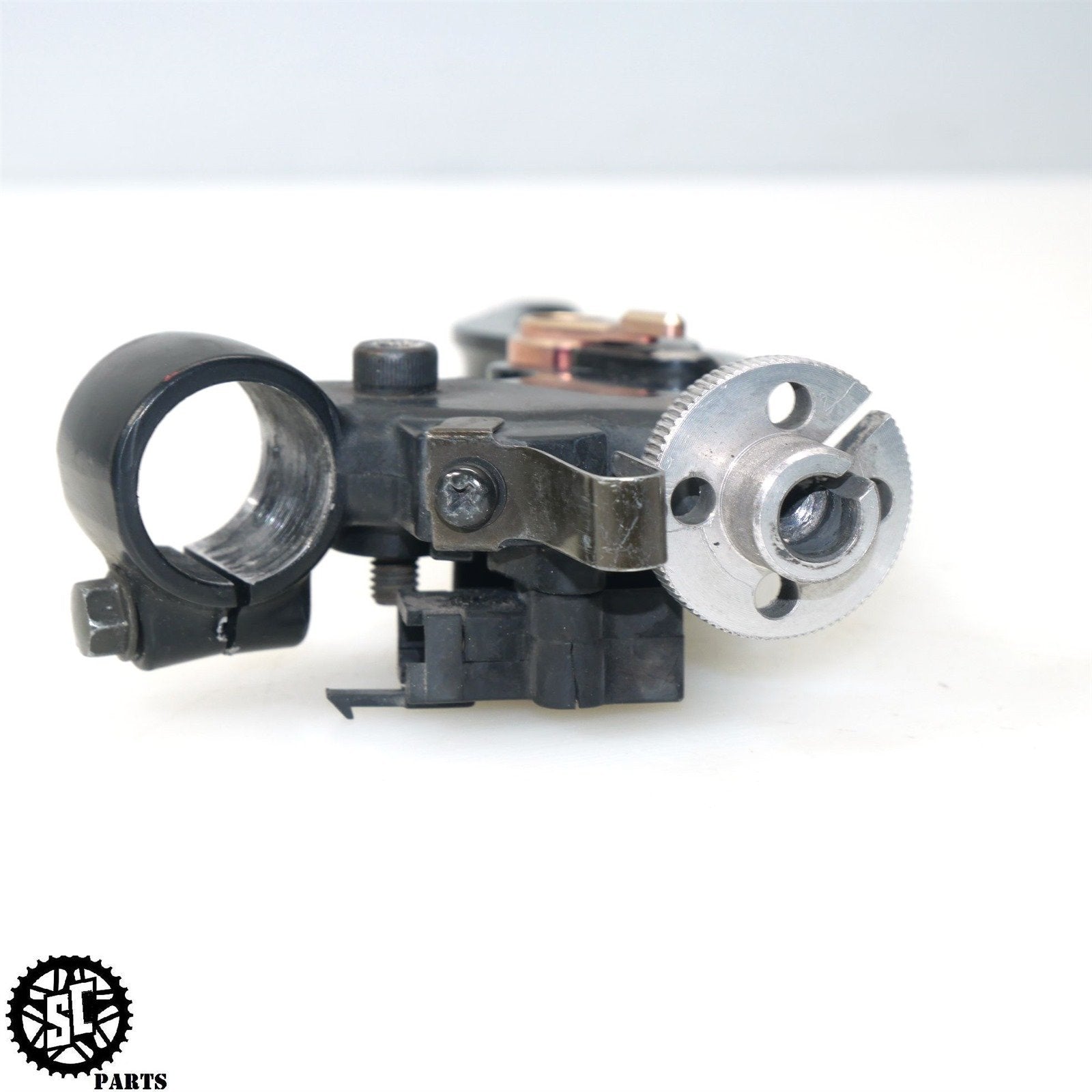 01 - 03 2002 SUZUKI GSXR600 CLUTCH PERCH CABLE LEVER BRACKET S36 - SALVAGECYCLEPARTS
