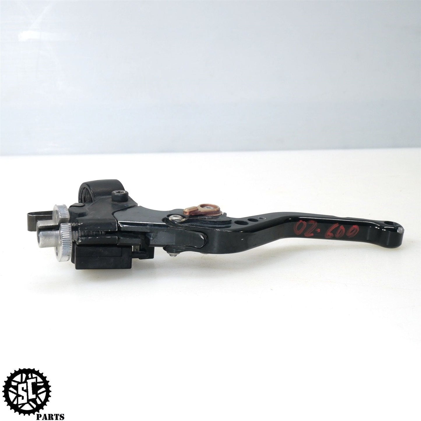 01 - 03 2002 SUZUKI GSXR600 CLUTCH PERCH CABLE LEVER BRACKET S36 - SALVAGECYCLEPARTS