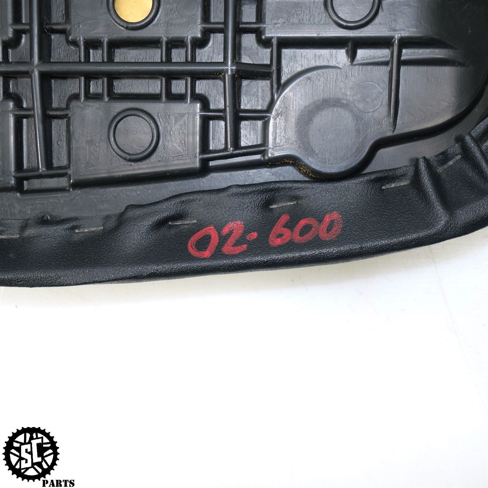 01 - 03 2002 SUZUKI GSXR600 REAR PASSENGER SEAT S36 - SALVAGECYCLEPARTS