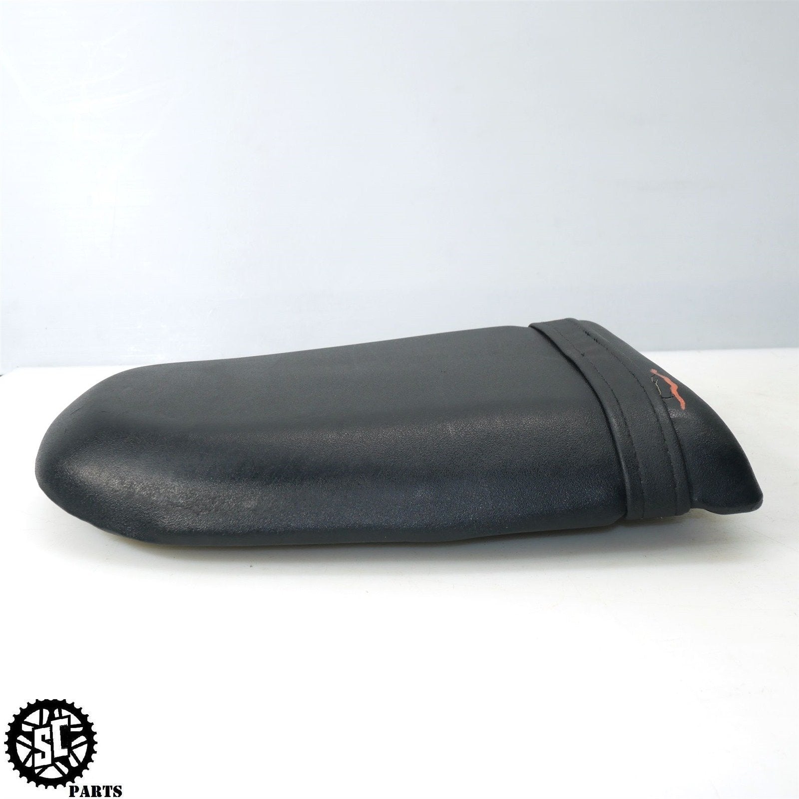 01 - 03 2002 SUZUKI GSXR600 REAR PASSENGER SEAT S36 - SALVAGECYCLEPARTS