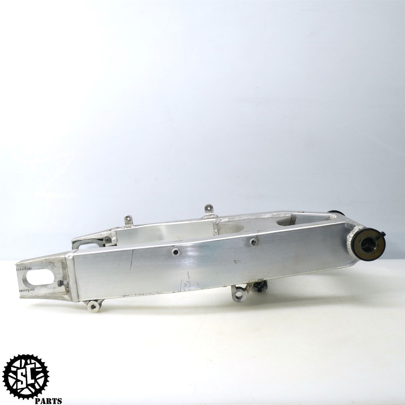 01-03 SUZUKI GSXR 600 REAR SWINGARM SING ARM S30 – SALVAGECYCLEPARTS