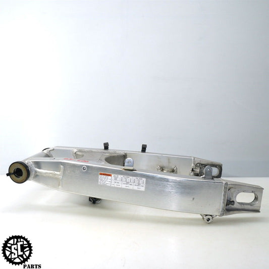 01 - 03 2003 SUZUKI GSXR600 REAR SWINGARM S02 - SALVAGECYCLEPARTS
