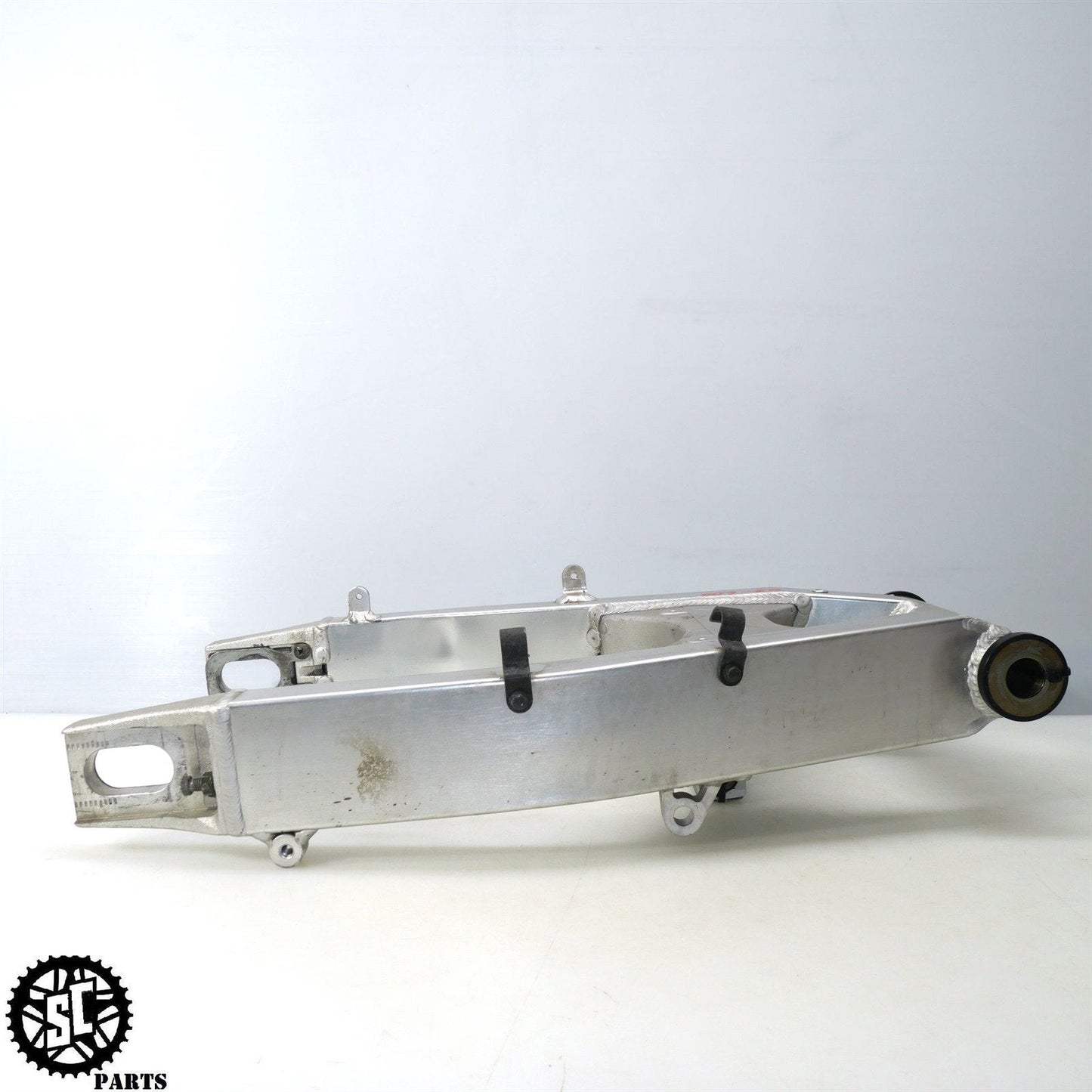 01 - 03 2003 SUZUKI GSXR600 REAR SWINGARM S02 - SALVAGECYCLEPARTS