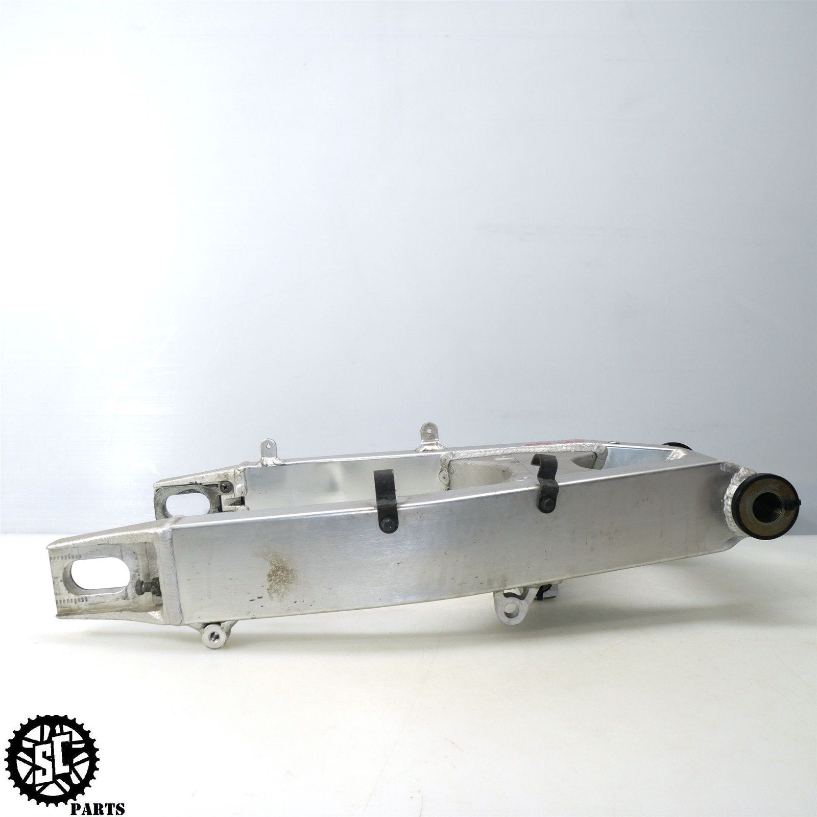 01 - 03 2003 SUZUKI GSXR600 REAR SWINGARM S02 - SALVAGECYCLEPARTS