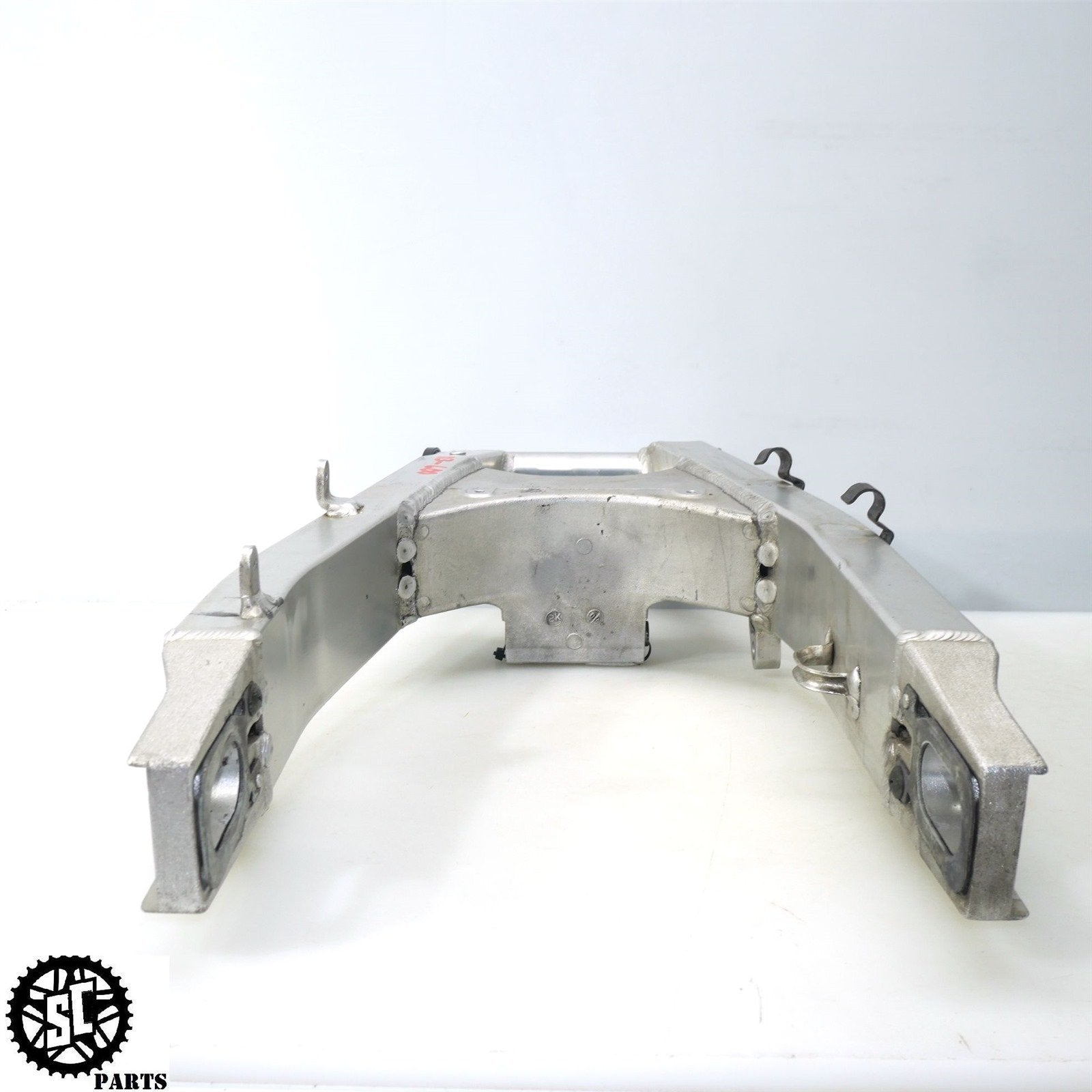 01 - 03 2003 SUZUKI GSXR600 REAR SWINGARM S02 - SALVAGECYCLEPARTS