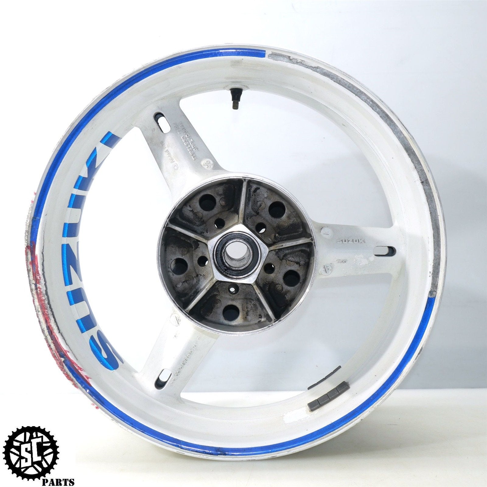 01 - 03 SUZUKI GSXR 600 REAR WHEEL RIM SB S30 - SALVAGECYCLEPARTS