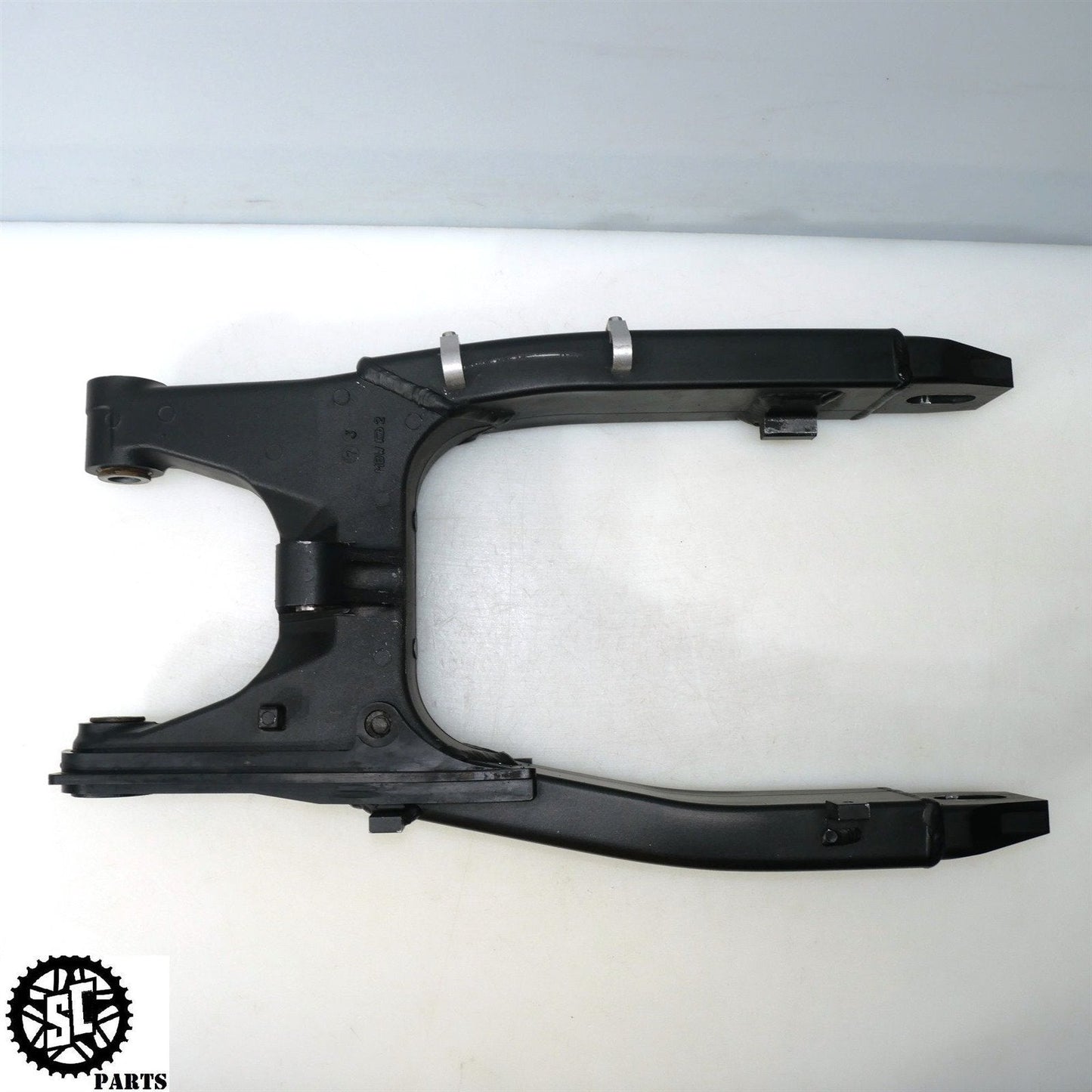 01 - 06 HONDA CBR 600 F4i REAR SWINGARM H08 - SALVAGECYCLEPARTS