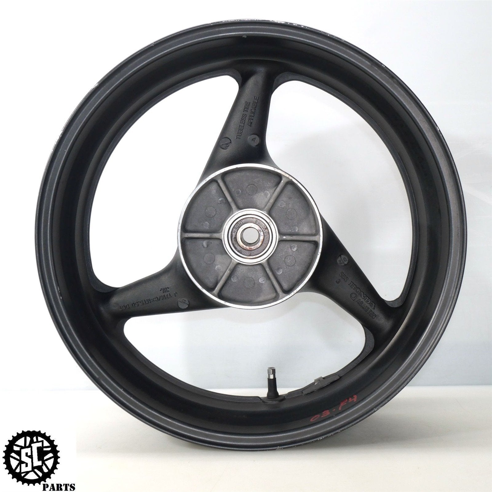 01 - 06 HONDA CBR 600 F4i REAR WHEEL RIM STRAIGHT H08 - SALVAGECYCLEPARTS