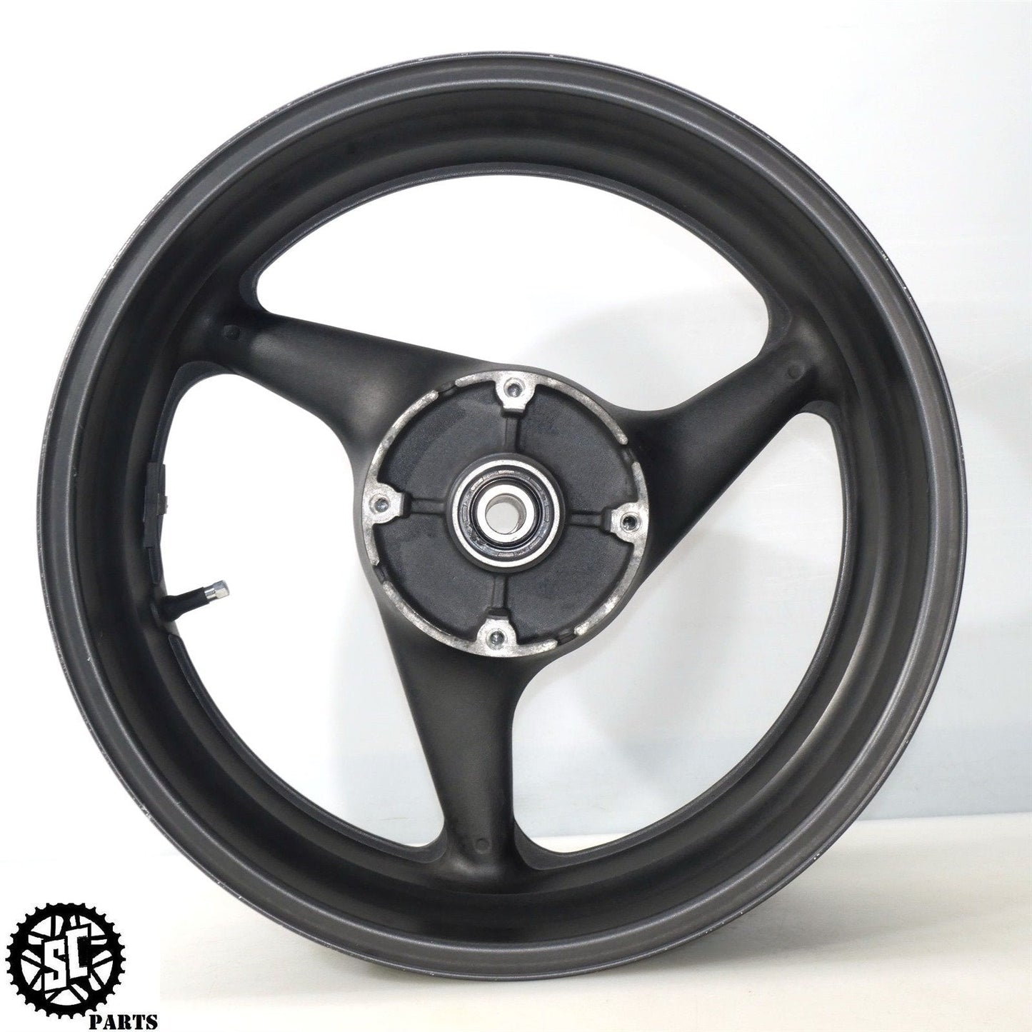 01 - 06 HONDA CBR 600 F4i REAR WHEEL RIM STRAIGHT H08 - SALVAGECYCLEPARTS