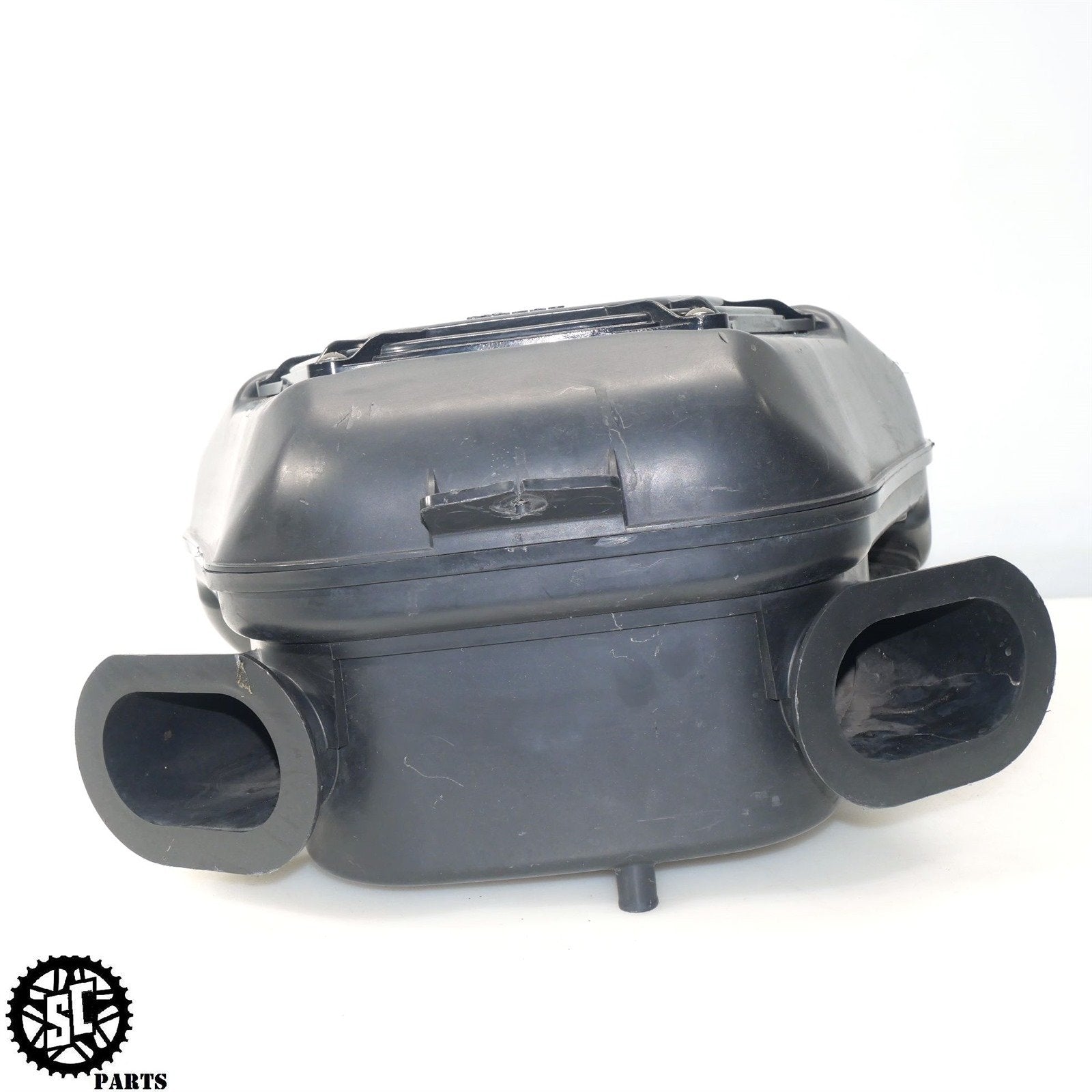 01 - 07 2005 SUZUKI HAYABUSA AIR BOX FILTER HOUSING S65 - SALVAGECYCLEPARTS