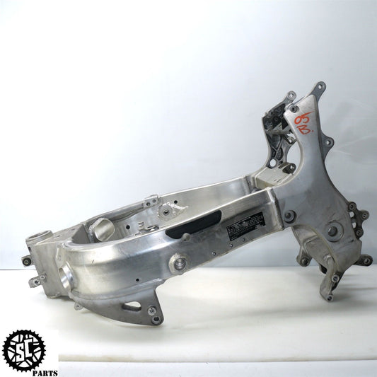 01 - 07 2005 SUZUKI HAYABUSA MAIN FRAME CHASSIS *S* S65 - SALVAGECYCLEPARTS