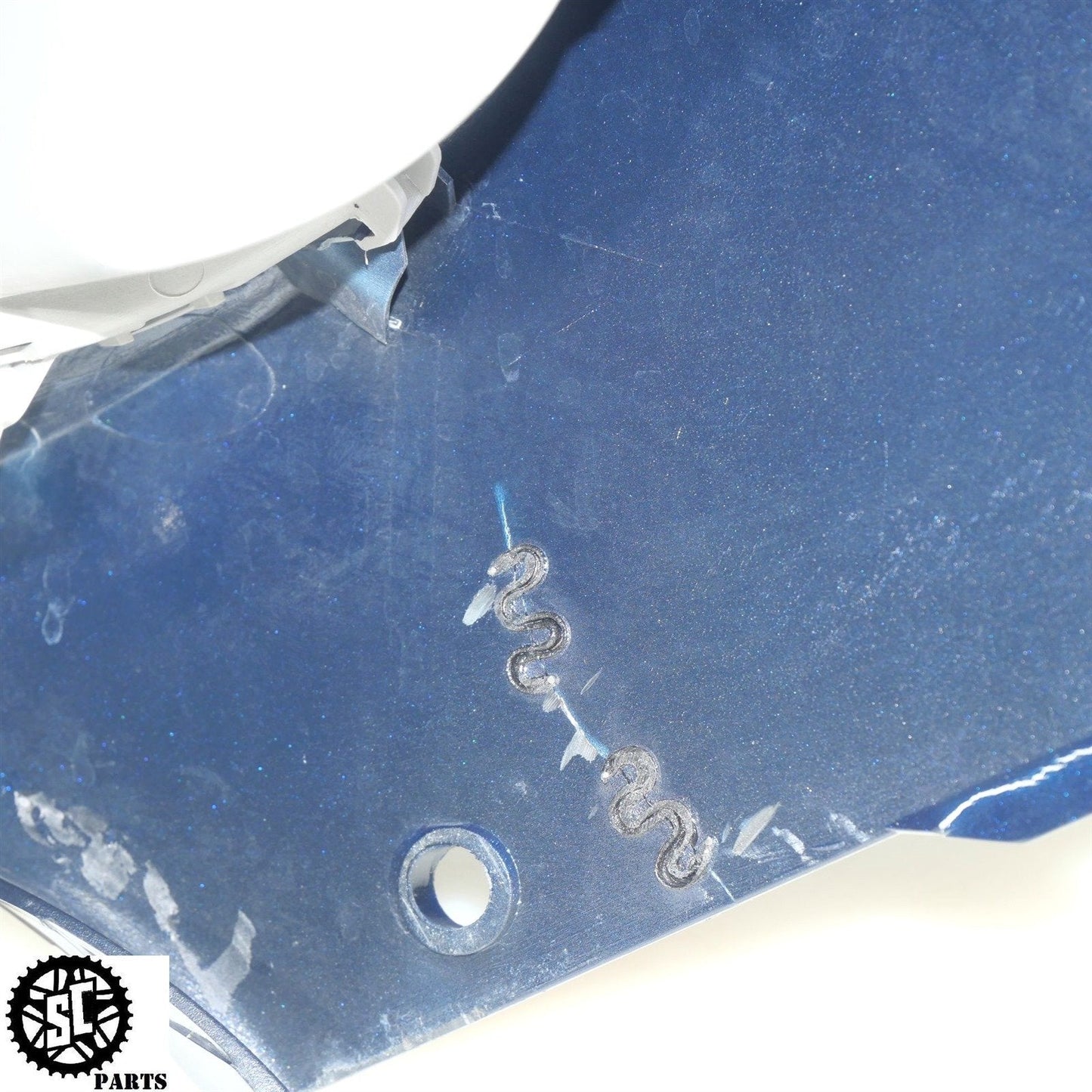 01 - 07 SUZUKI HAYABUSA FRONT HEADLIGHT FAIRING S42 - SALVAGECYCLEPARTS