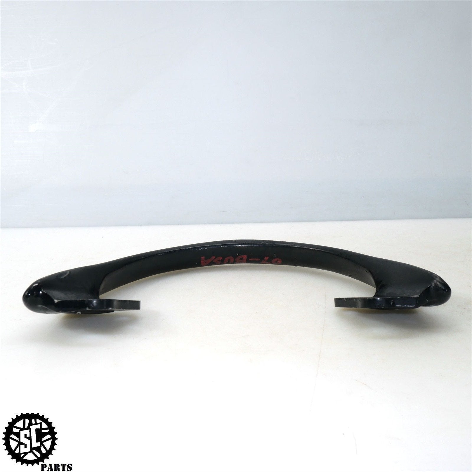 01 - 07 SUZUKI HAYABUSA GRAB BAR PASSENGER HANDLE S09 - SALVAGECYCLEPARTS