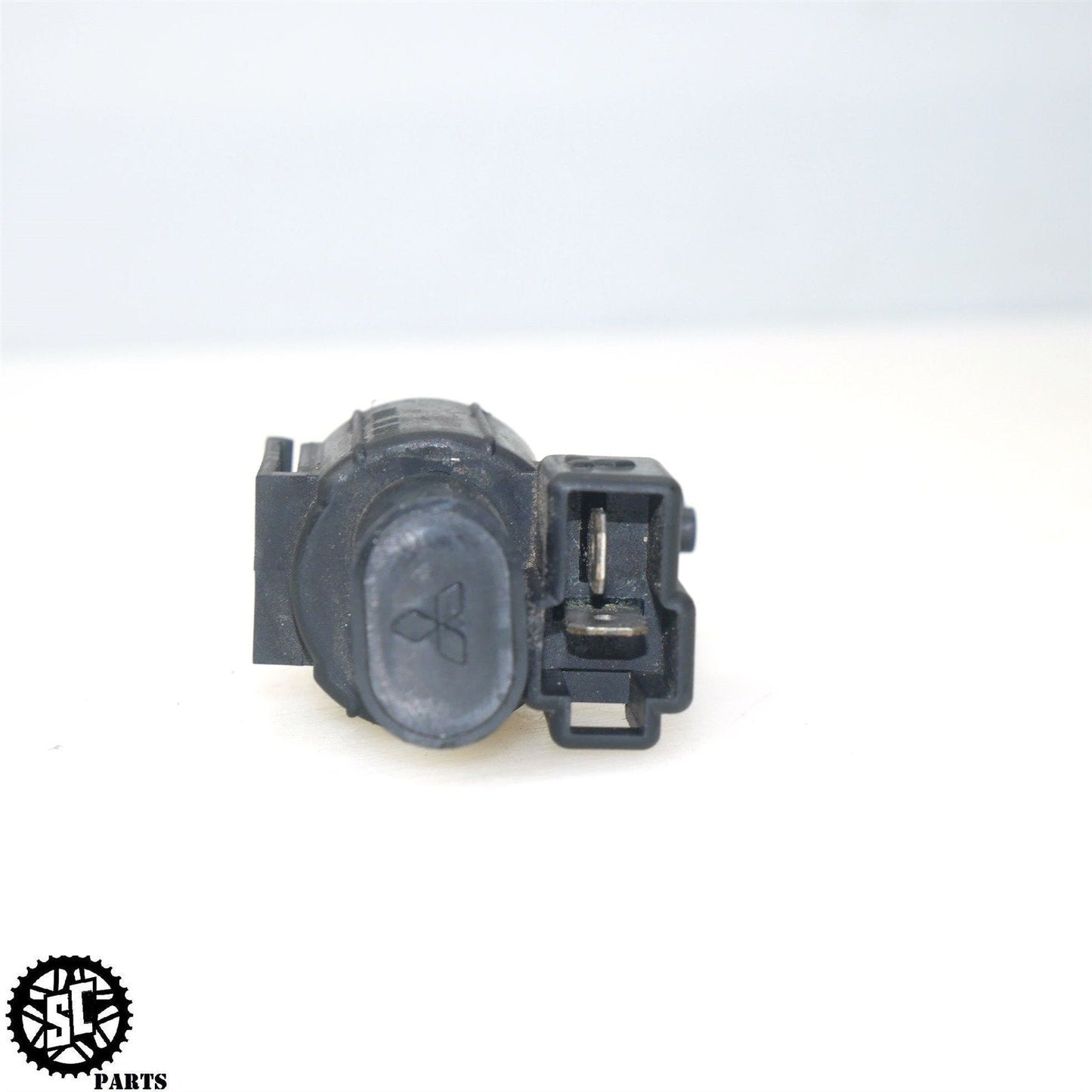 01 - 07 Suzuki Hayabusa GSX1300R Air Pressure Valve Sensor Pair Vacuum S71 - SALVAGECYCLEPARTS