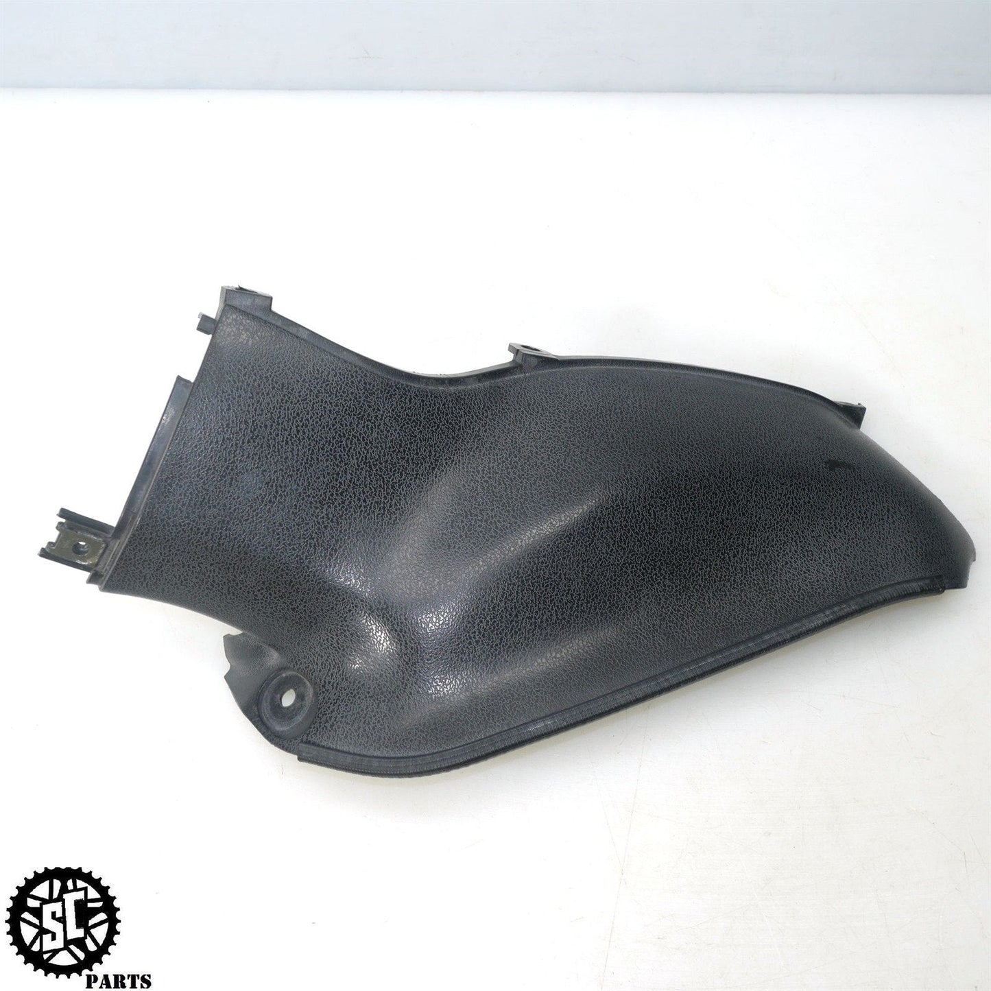 01 - 07 SUZUKI HAYABUSA INNER AIR DUCT COVER FAIRING PANEL S42 - SALVAGECYCLEPARTS