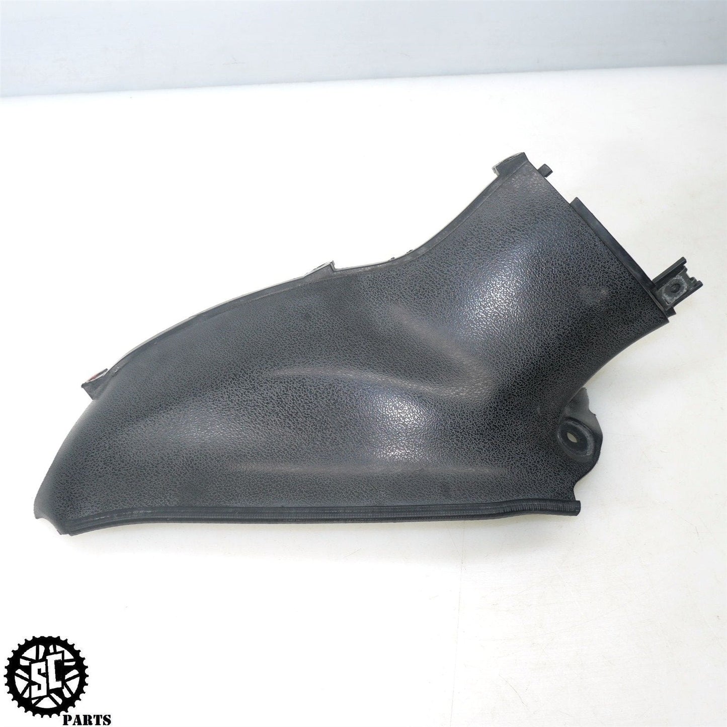 01 - 07 SUZUKI HAYABUSA INNER AIR DUCT COVER FAIRING PANEL S42 - SALVAGECYCLEPARTS