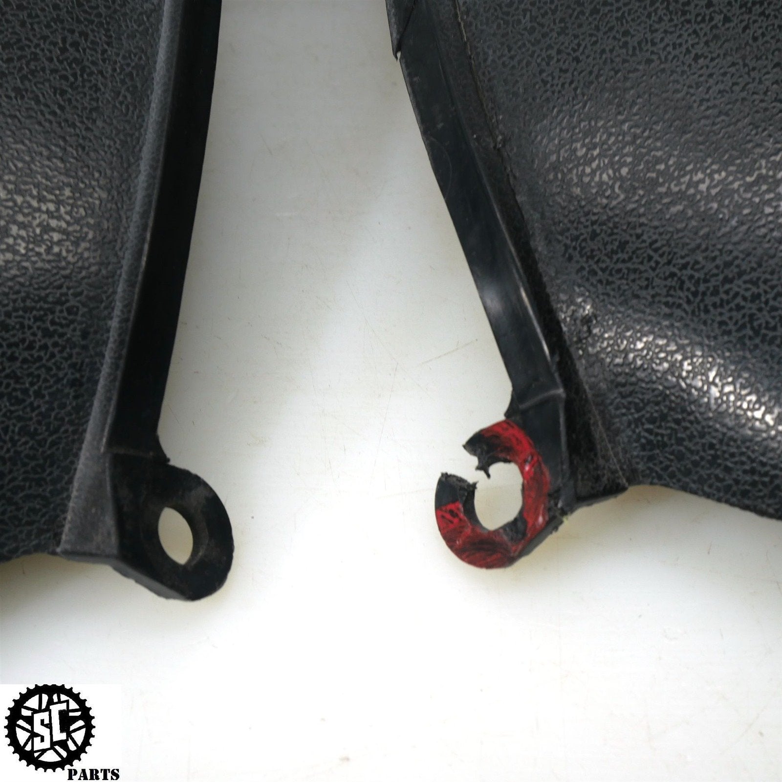 01 - 07 SUZUKI HAYABUSA INNER AIR DUCT COVER FAIRING PANEL S42 - SALVAGECYCLEPARTS