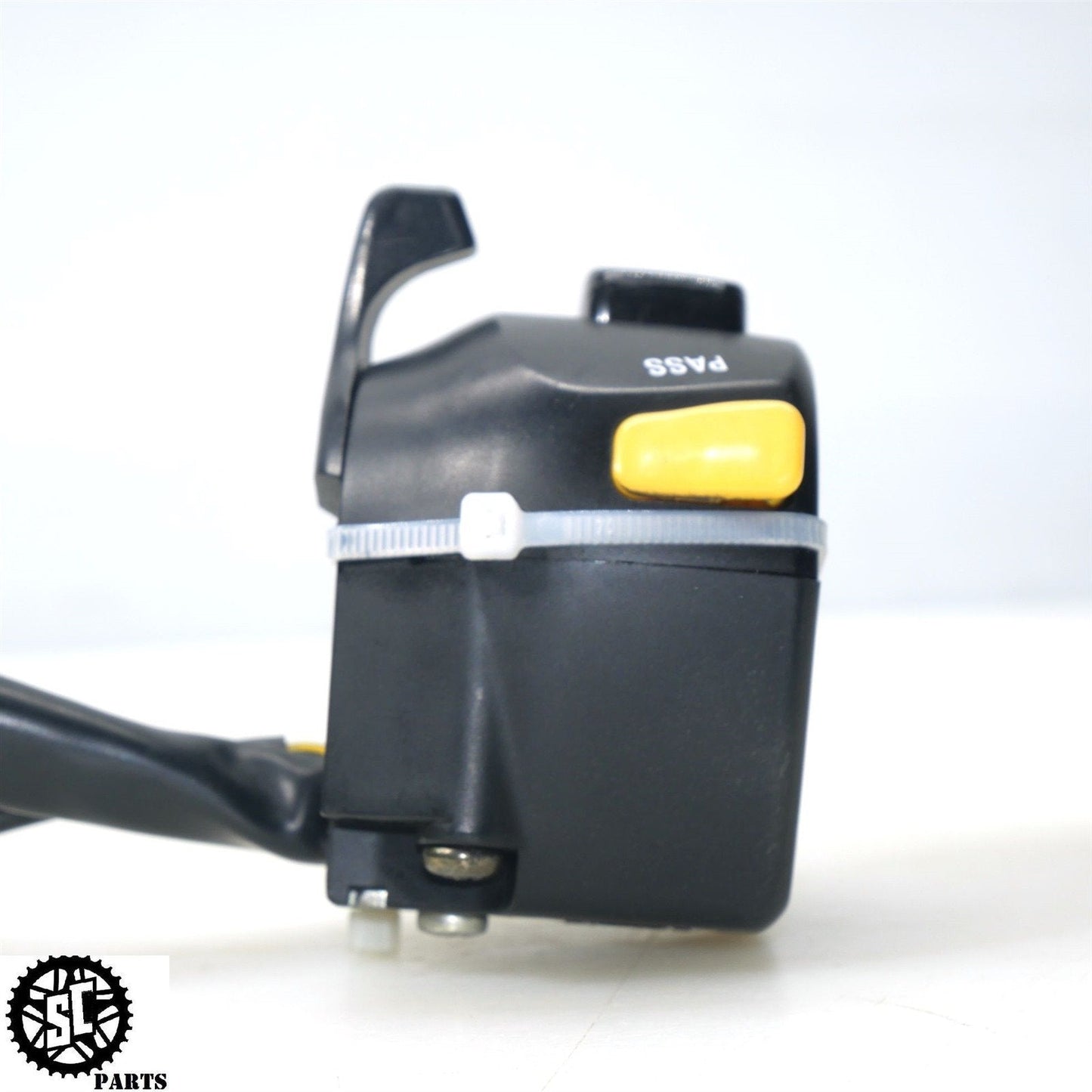 01 - 07 SUZUKI HAYABUSA LEFT CONTROL SWITCH 37400 - 24F10 S42 - SALVAGECYCLEPARTS