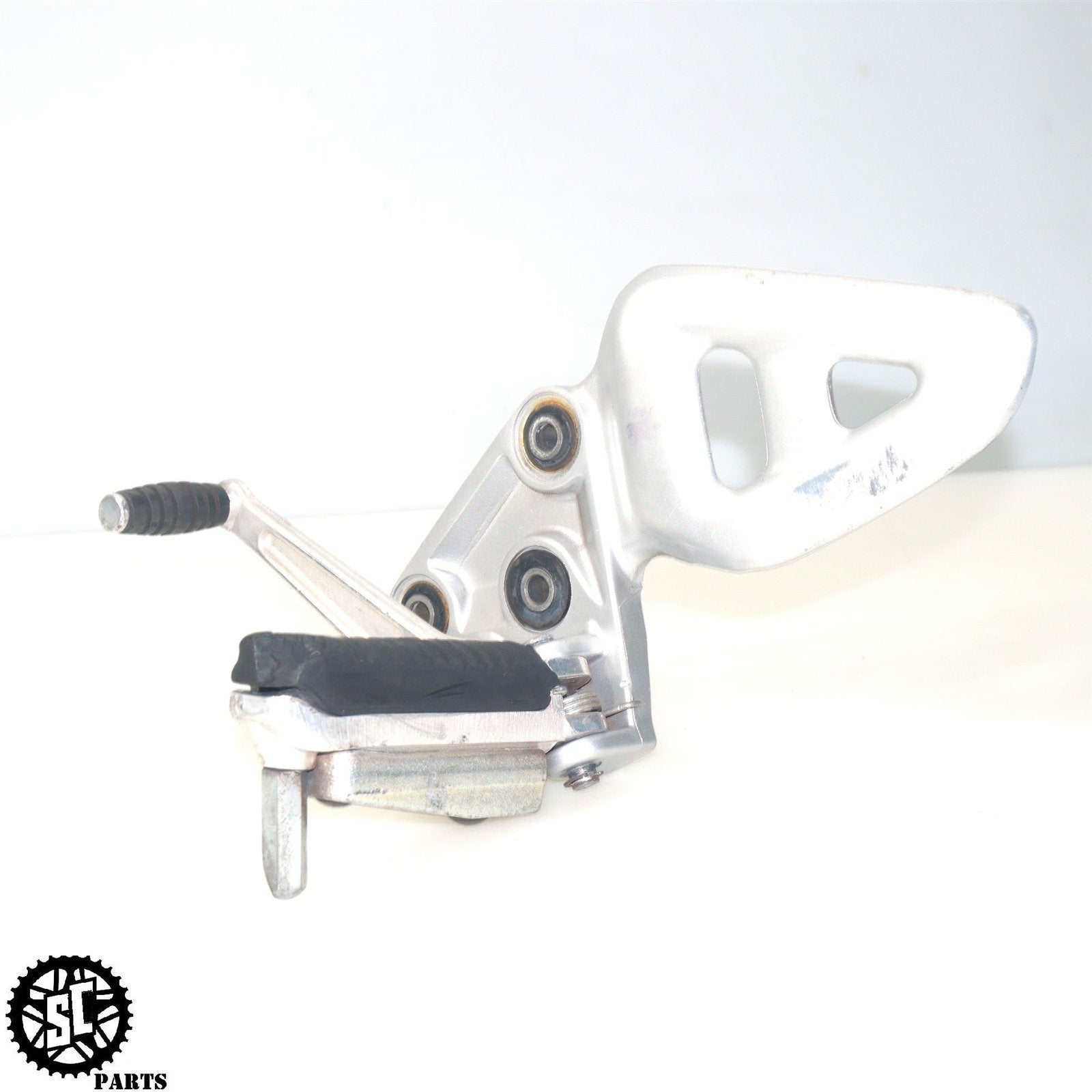 01 - 07 SUZUKI HAYABUSA LEFT REARSET FOOT PEG SHIFTER S71 - SALVAGECYCLEPARTS