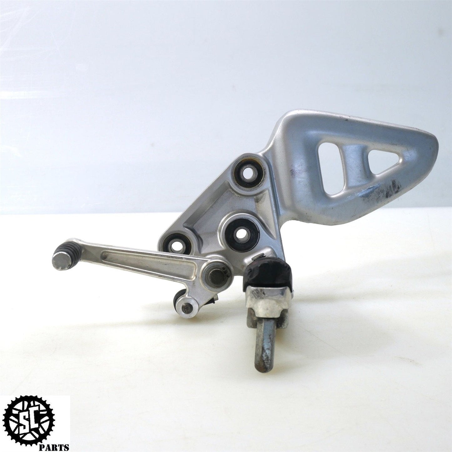 01 - 07 SUZUKI HAYABUSA LEFT REARSET FOOT PEG SHIFTER S71 - SALVAGECYCLEPARTS