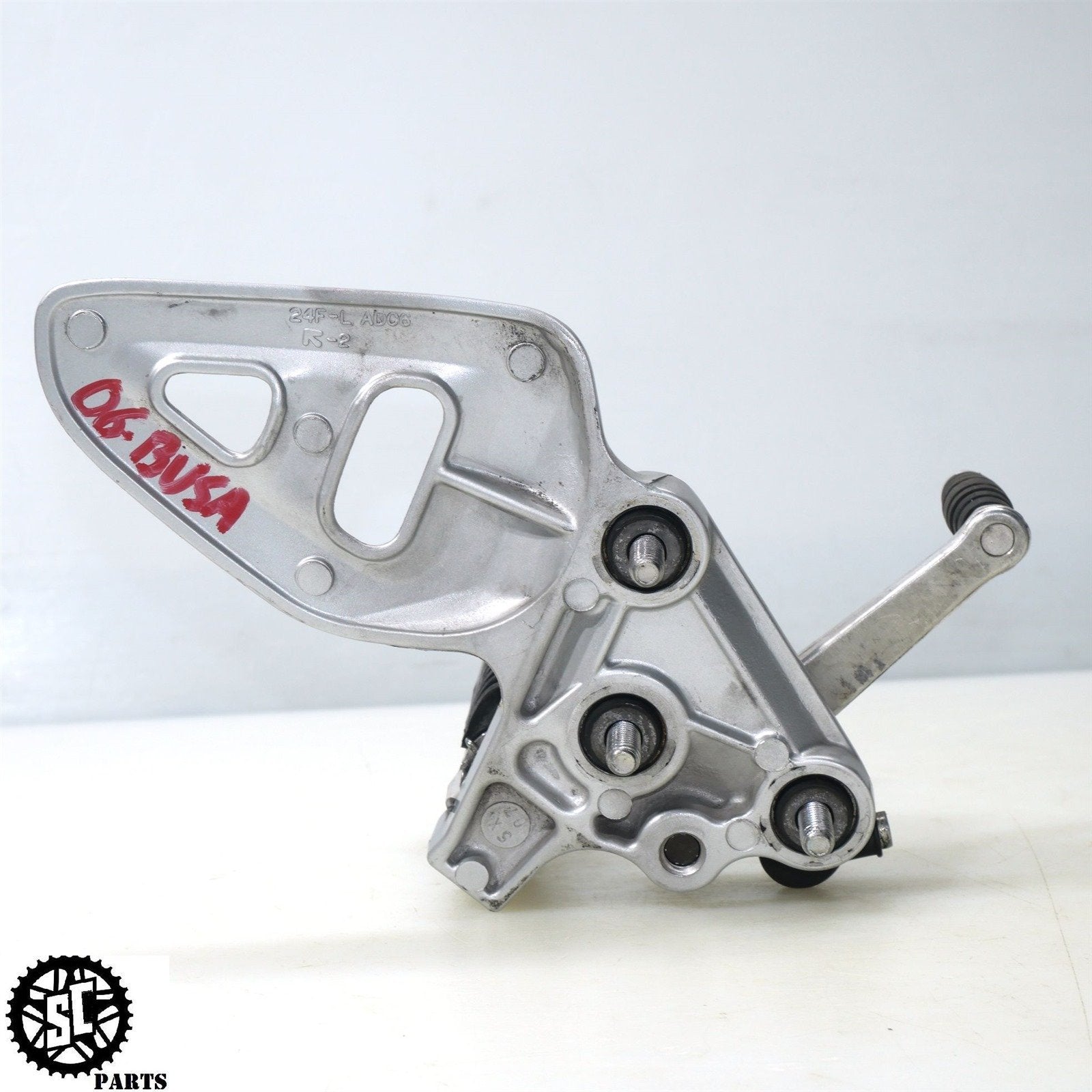01 - 07 SUZUKI HAYABUSA LEFT REARSET FRONT FOOT PEG S42 - SALVAGECYCLEPARTS