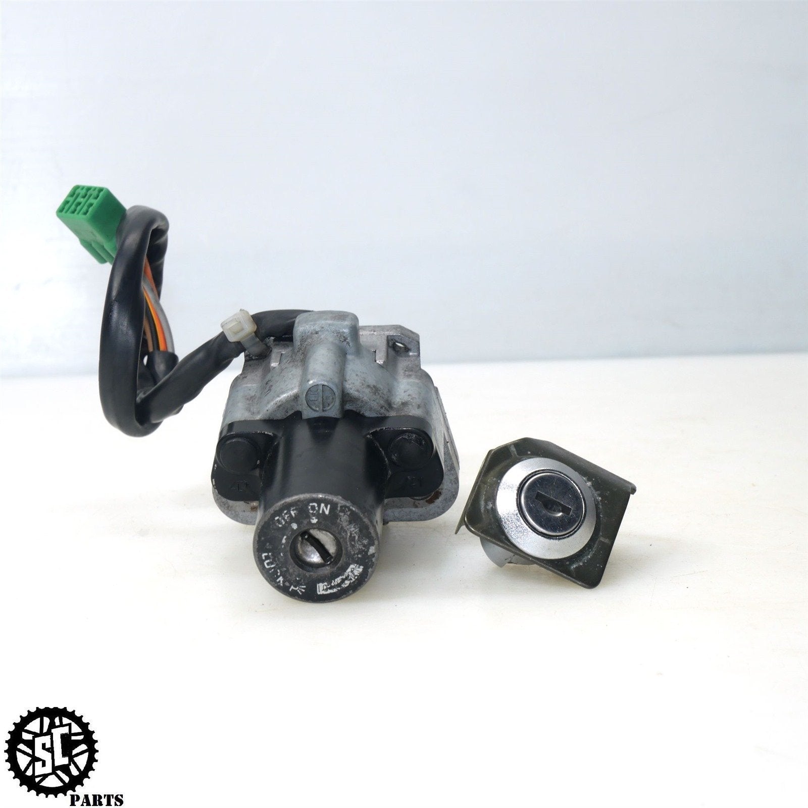 01-07 SUZUKI HAYABUSA LOCK SET IGNITION SWITCH S31 – SALVAGECYCLEPARTS