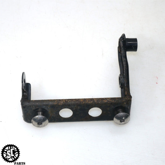 01 - 07 SUZUKI HAYABUSA LOWER FAIRING BUTTOM UNDER BELLY MOUNT BRACKET S31 - SALVAGECYCLEPARTS