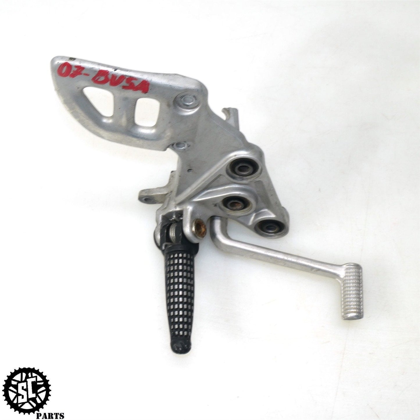 01 - 07 SUZUKI HAYABUSA RIGHT REARSET BRAKE PEDAL FOOT PEG BRACKET S09 - SALVAGECYCLEPARTS