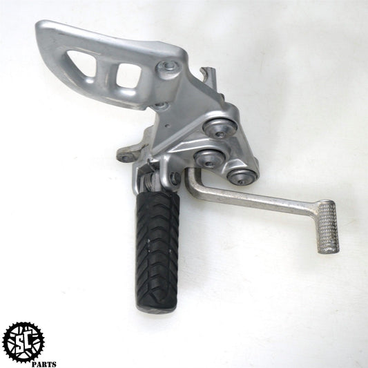 01 - 07 SUZUKI HAYABUSA RIGHT REARSET FRONT FOOT PEG PEDAL S31 - SALVAGECYCLEPARTS