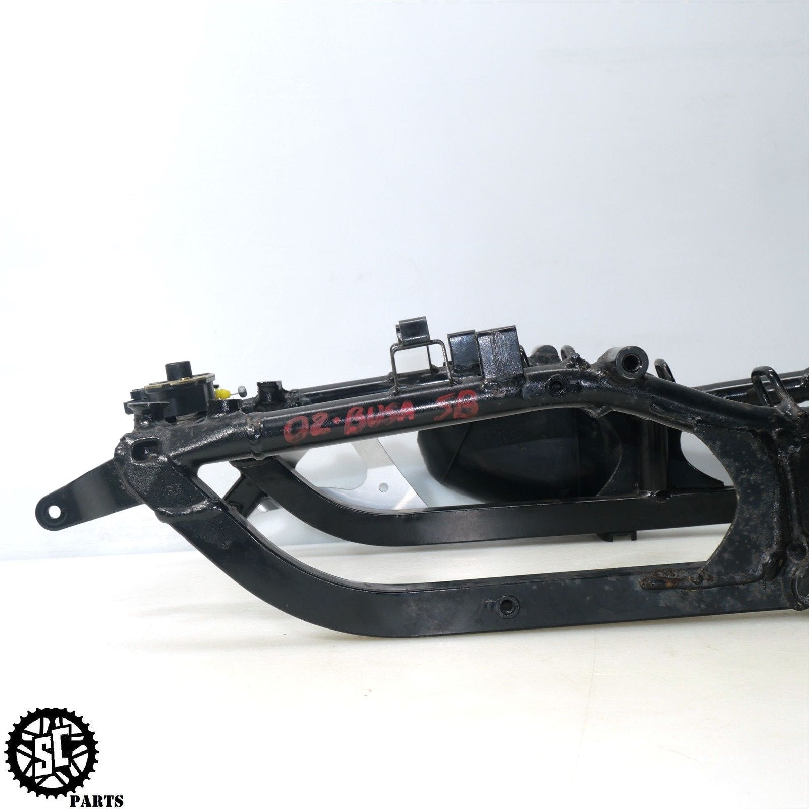 01 - 07 SUZUKI HAYABUSA SUBFRAME REAR FRAME 45280 - 24F00 SEAT CABLE S31 - SALVAGECYCLEPARTS