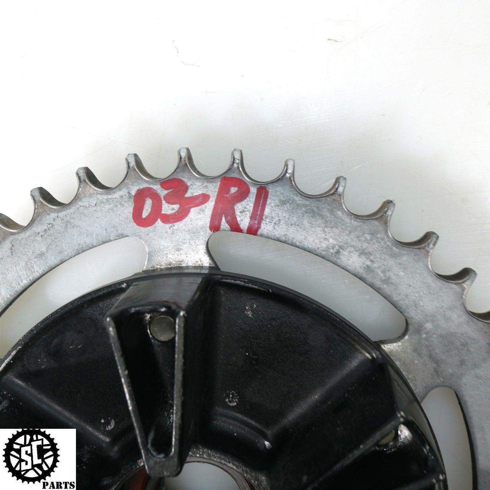 02 03 2003 YAMAHA YZF R1 REAR WHEEL HUB SPROCKET CARRIER Y40 - SALVAGECYCLEPARTS