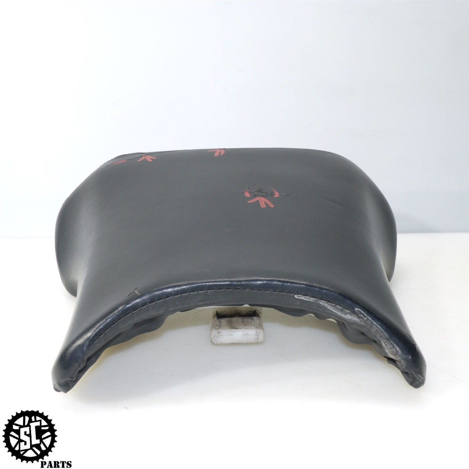 02 03 HONDA CBR954RR FRONT SEAT H29 - SALVAGECYCLEPARTS