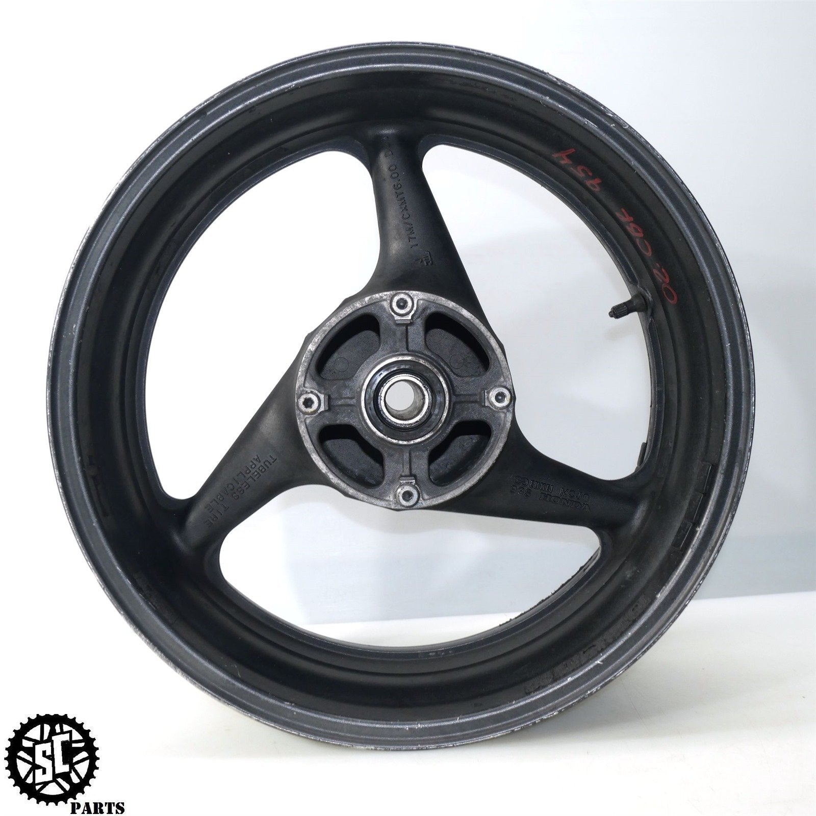 02 03 HONDA CBR954RR REAR WHEEL RIM SB H29 – SALVAGECYCLEPARTS 02 03 HONDA CBR954RR REAR WHEEL RIM SB H29 – SALVAGECYCLEPARTS