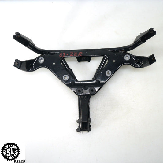 02 - 05 KAWASAKI ZZR1200 FAIRING STAY BRACKET K59 - SALVAGECYCLEPARTS