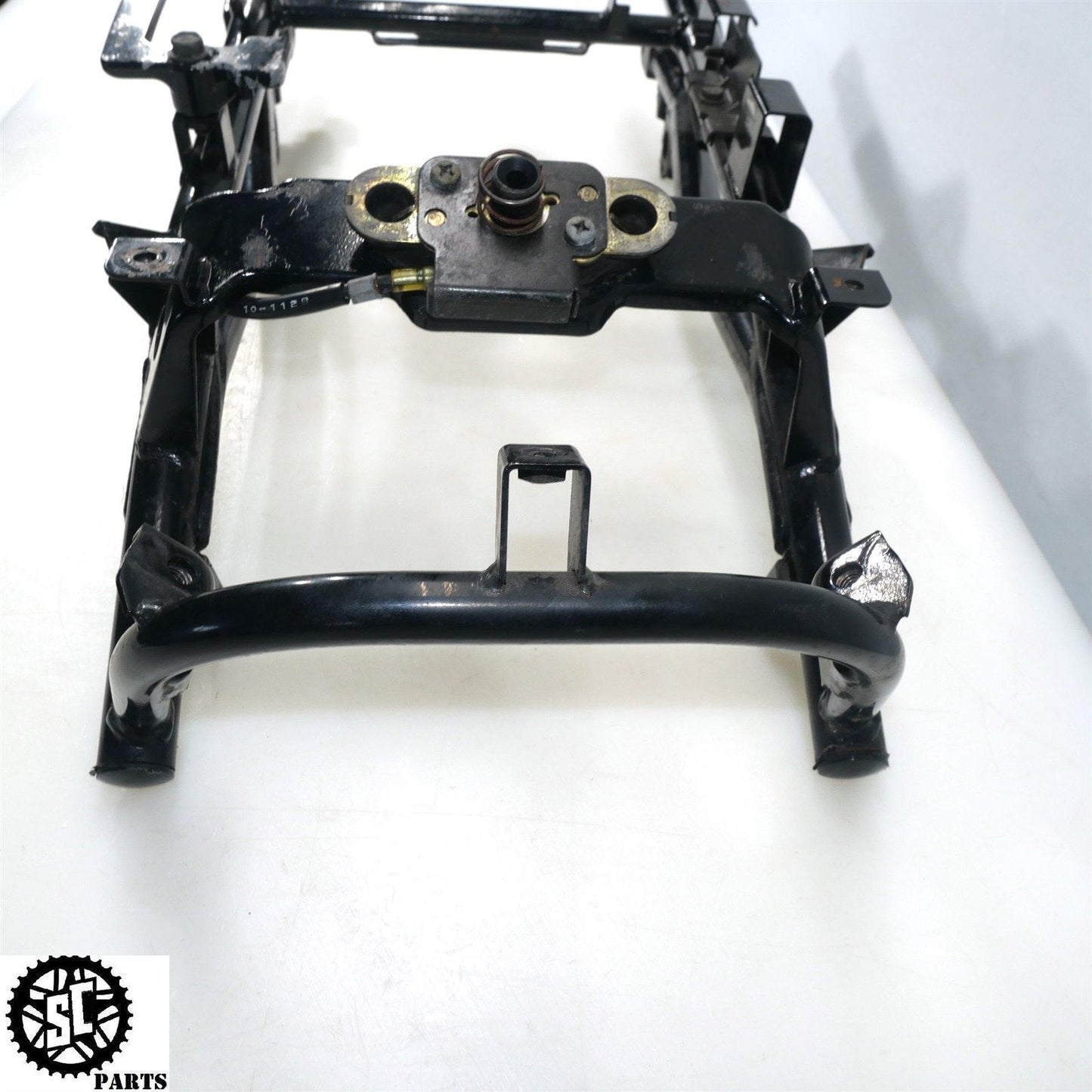 02 - 05 KAWASAKI ZZR1200 REAR SUBFRAME BACK TAIL K59 - SALVAGECYCLEPARTS