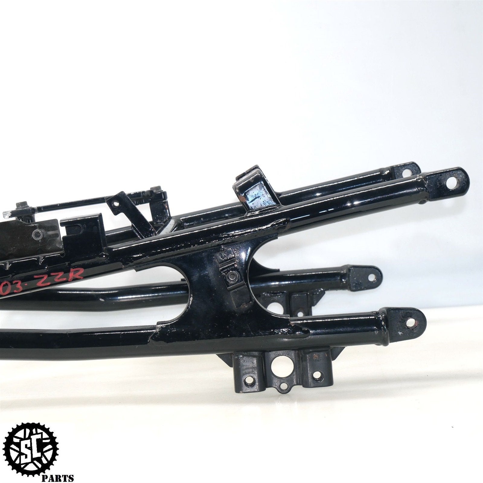 02 - 05 KAWASAKI ZZR1200 REAR SUBFRAME BACK TAIL K59 - SALVAGECYCLEPARTS