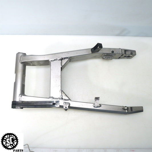 02 - 05 KAWASAKI ZZR1200 SWINGARM K59 - SALVAGECYCLEPARTS