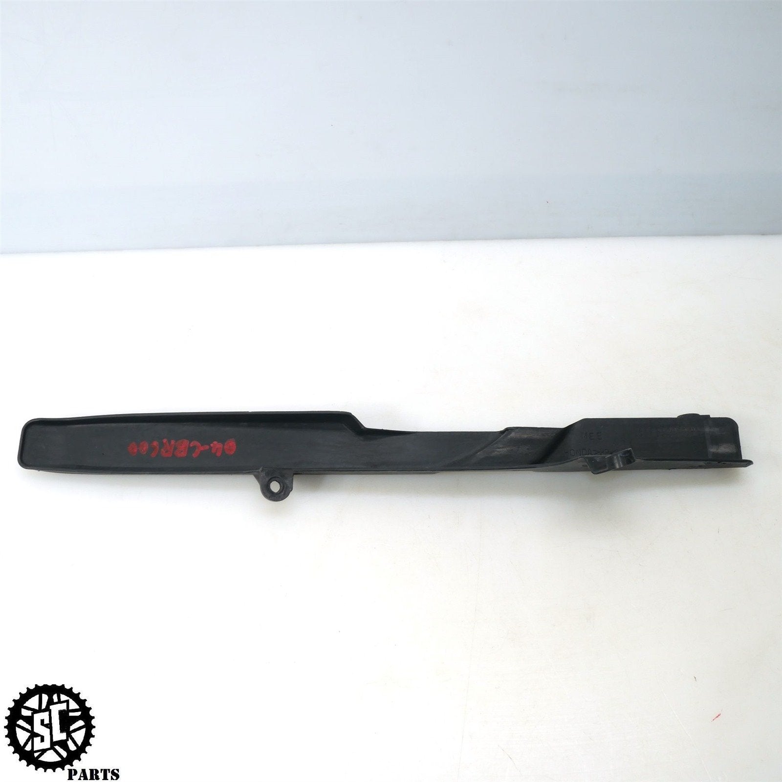 03 04 HONDA CBR600RR CHAIN GUARD H43 - SALVAGECYCLEPARTS