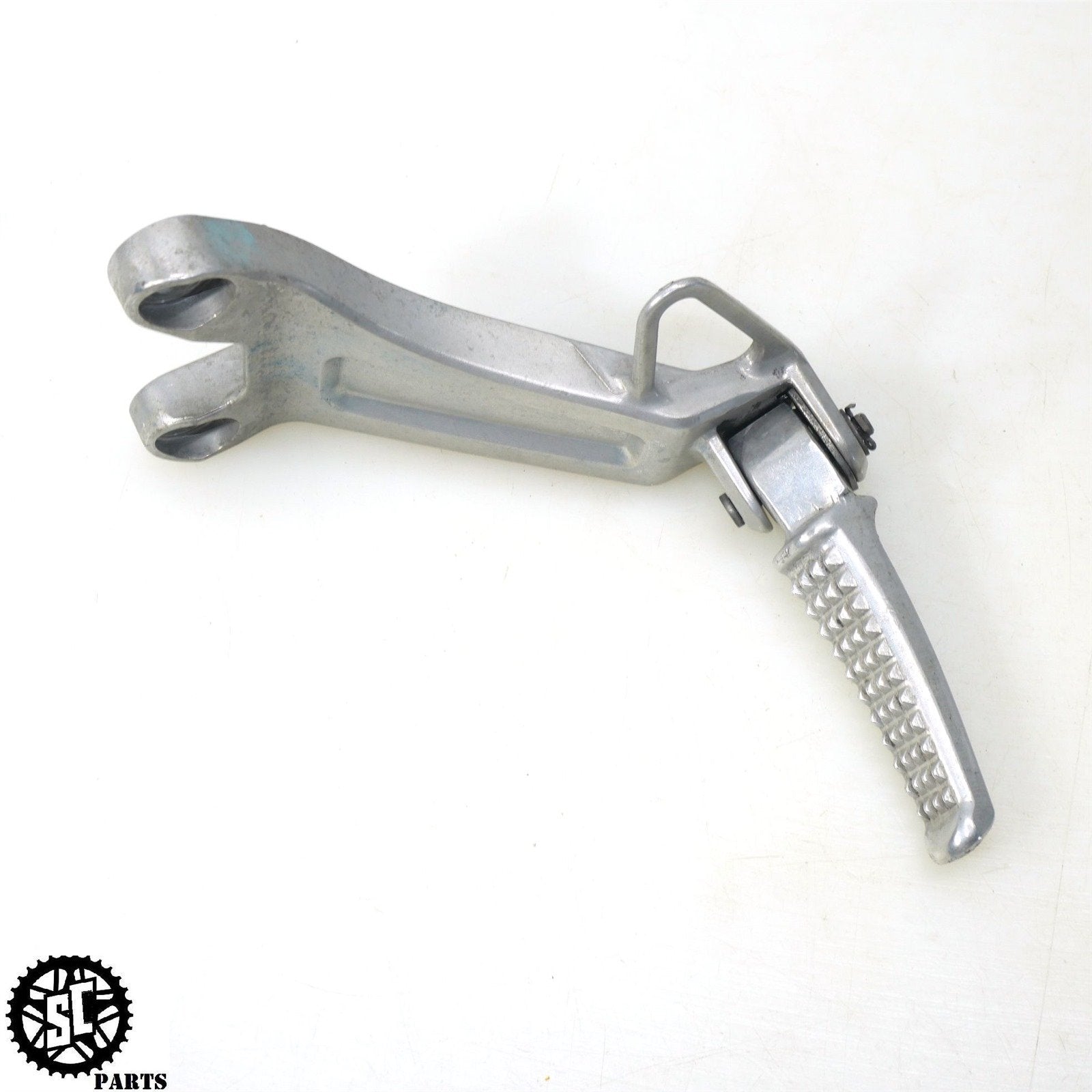 03 04 HONDA CBR600RR REAR PASSENGER FOOT PEG BRACKET H43 - SALVAGECYCLEPARTS