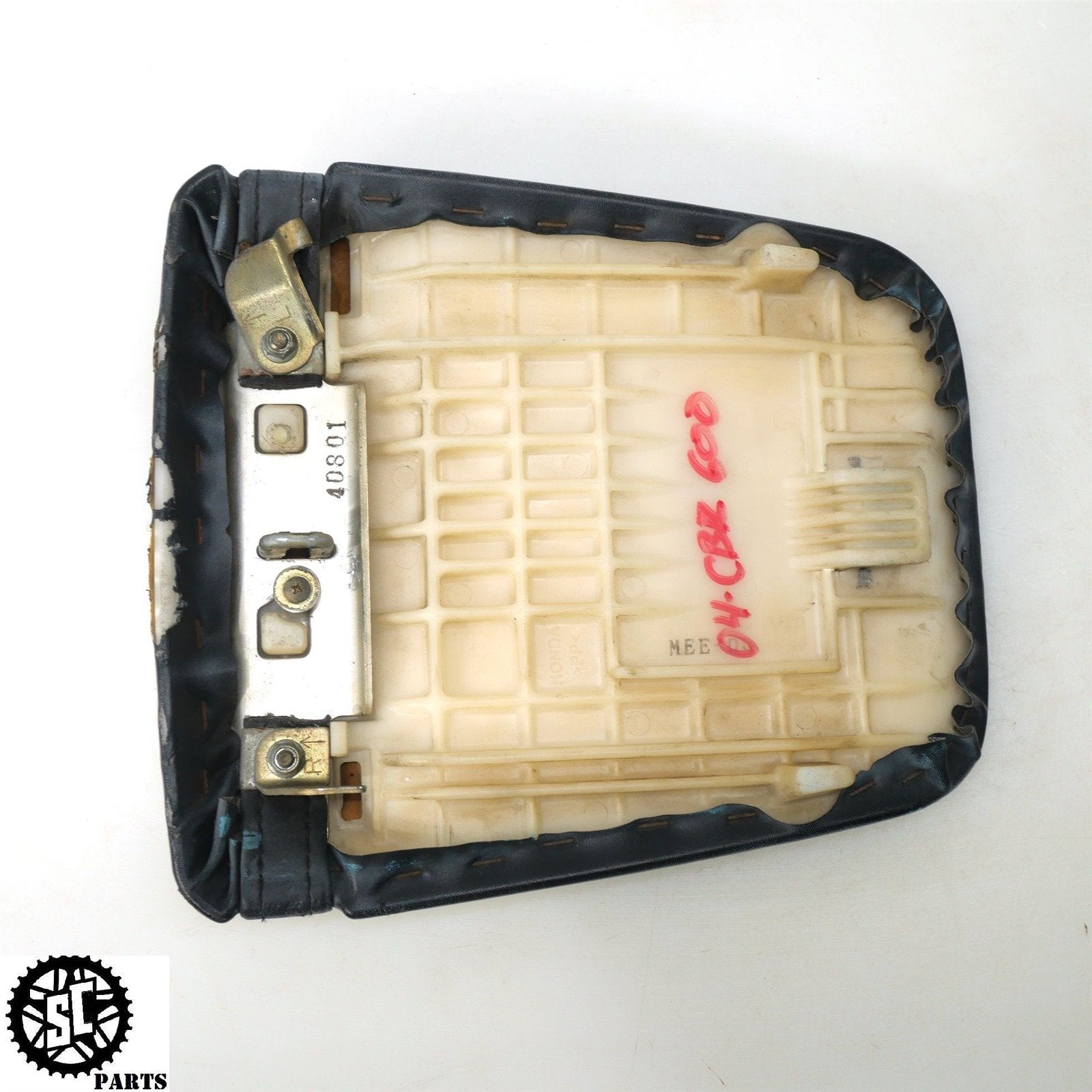 03 04 HONDA CBR600RR REAR PASSENGER SEAT H43 - SALVAGECYCLEPARTS